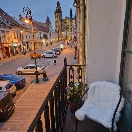 Marina Old Town With 1 Free Parking Offsite * 科希策