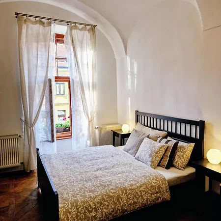 公寓 Marina Old Town With 1 Free Parking Offsite 科希策